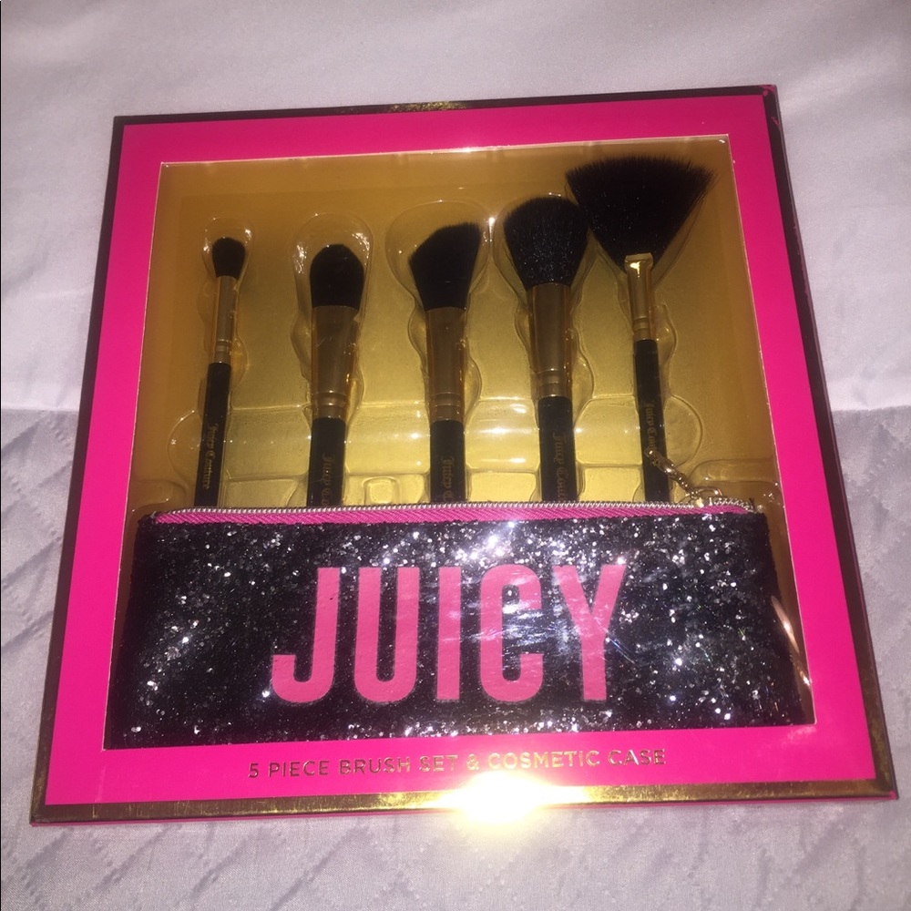 Juicy couture make up brush plus cosmetic case